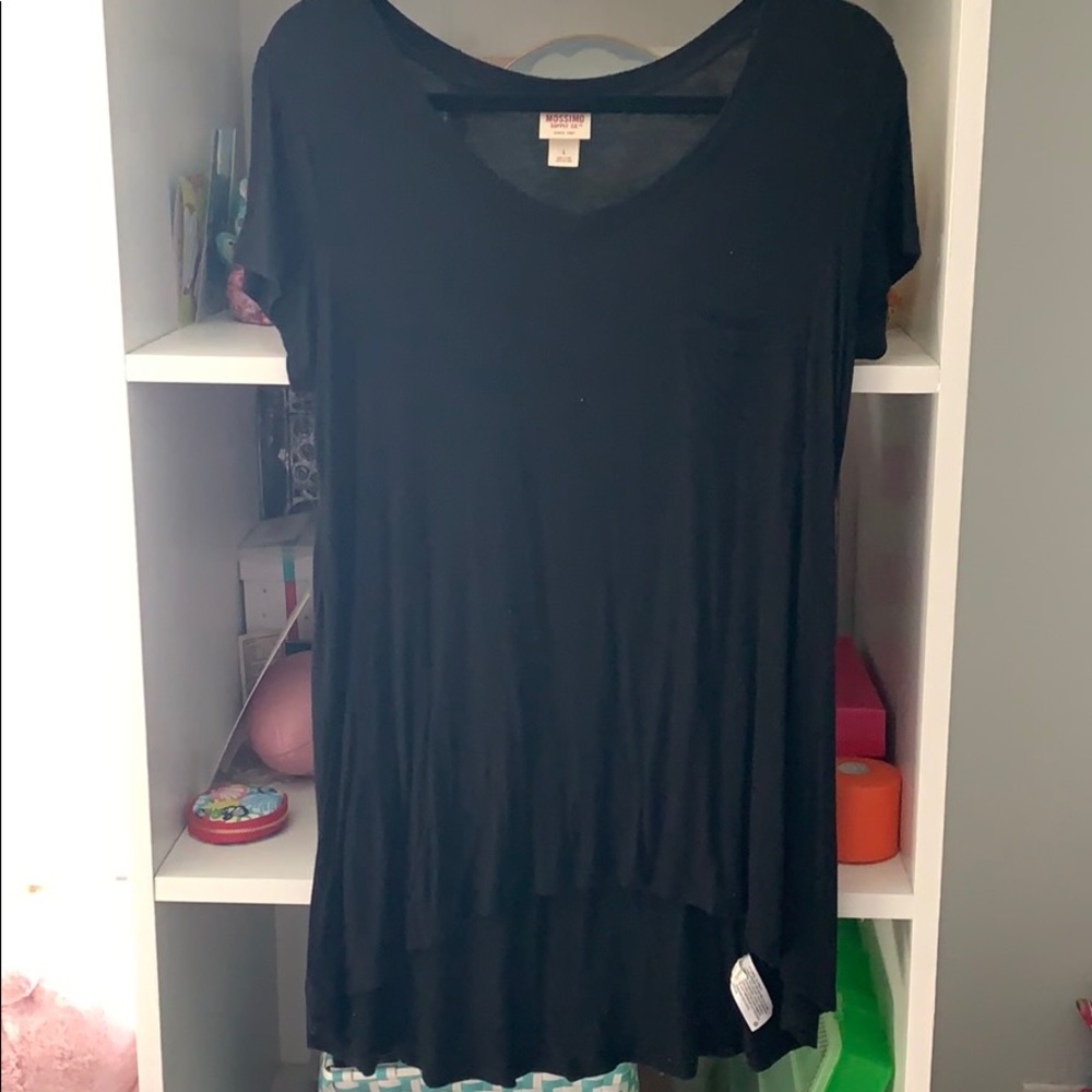 Black hi-low short sleeved tee